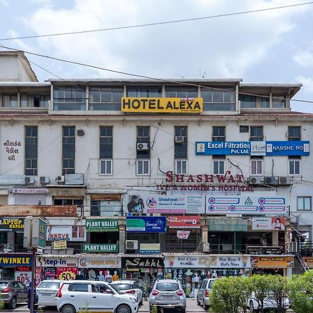 Hotel Alexa By Abc Ахмедабад Екстериор снимка